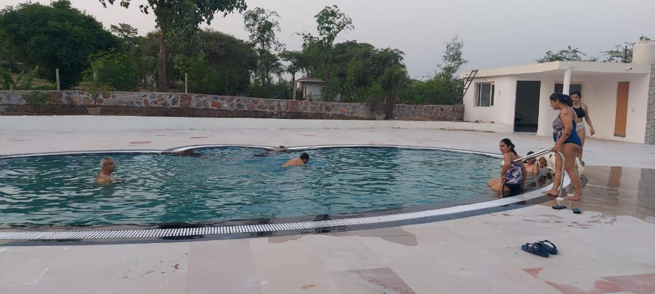 Aravali Hill View Estate Vila Gurgaon Exterior foto